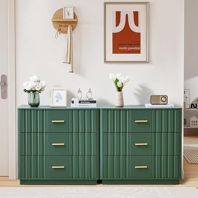 Fluted Dresser for Bedroom with 3 Drawers, 31.5" Wide Modern Chest of Drawers with Curved Profile Design, Wood Closet Clothes Storage Organizer for Living Room, Entryway, Hallway, Green
