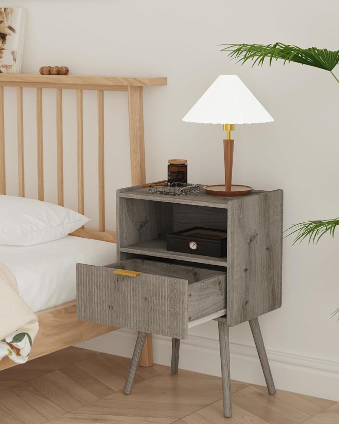 Veegle Nightstand,Modern Bedside Table with Storage Drawer and Open Wood Shelf, Accent Night Stand with Solid Wood Legs for Living Room, Bedroom and Small Spaces,Easy Assembly (Grey Oak)