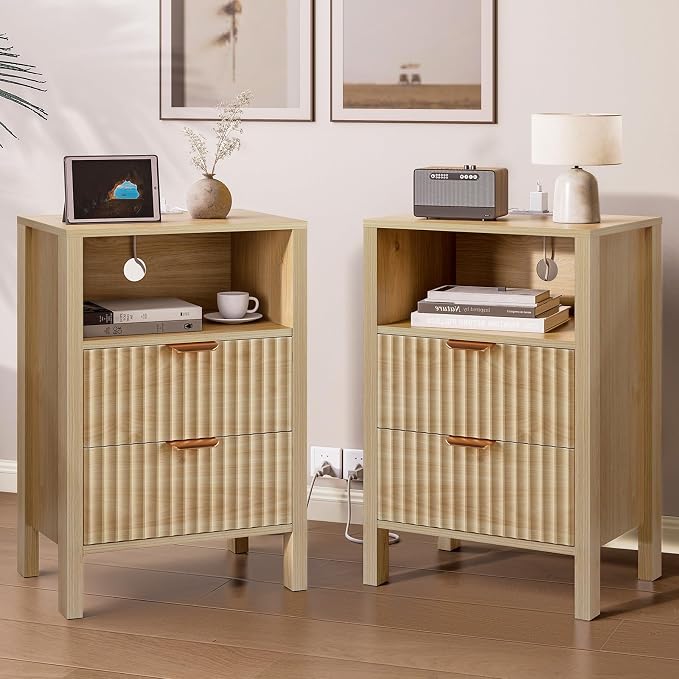 Nasonet Night Stand Set 2, Fluted End Table Set of 2, Modern Nightstand with Charging Station, Wood Bedside Table with Storage Drawer for Bedroom, Natural Oak