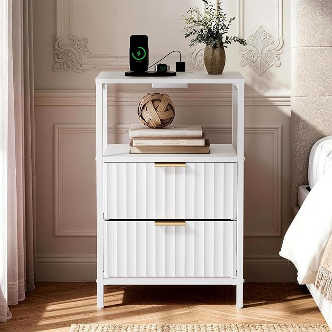 VINGLI White Nightstands Set of 2 with Fabric Drawers, Fluted Nightstand with Charging Station, Night Stand Set 2 White Side Table with Charging Station for Bedroom, Dorm