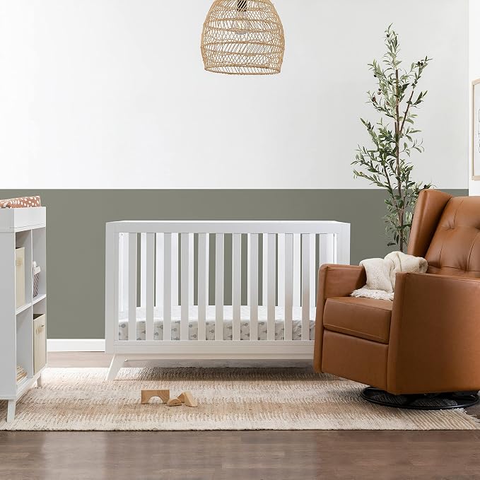 Davinci Otto 3-in-1 Convertible Baby Crib, GREENGUARD Certified, White | Converts to Toddler Bed & Daybed, 4 Adjustable Mattress Heights - Toddler Conversion Kit Sold Separately, Easy to Assemble