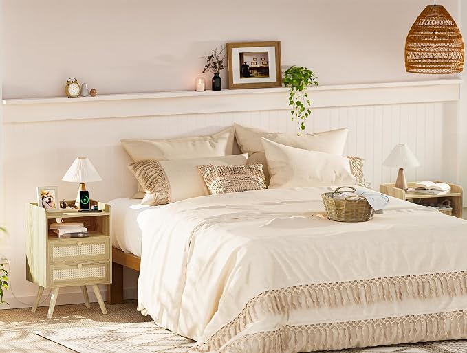 SUPERJARE 2 Drawer Night Stand with Charger Station, Boho Rattan Nightstand Set of 2, 25.2 Inch Tall Bed Side Table with Solid Wood Feet, End Table, Open Storage, Synthetic Rattan, for Dorm, Natural