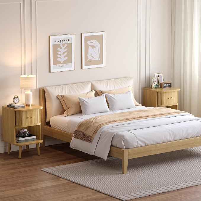 Decofy Fluted Nightstand, Mid Century Modern Bedside Table with Charging Station, Walnut End Tables with Sliding Tambour Doors, Storage Cabinet and Open Shelf for Bedroom, Oak