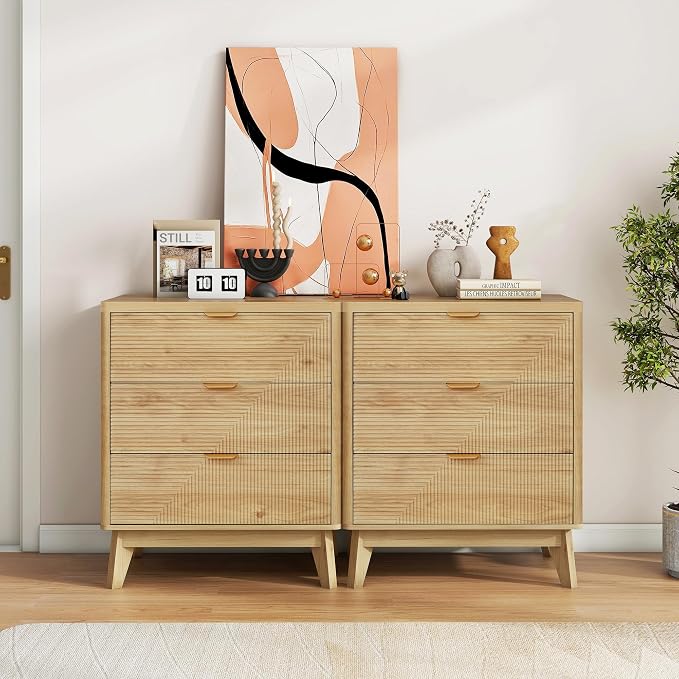 LYNCOHOME 3 Drawer Fluted Nightstand, Modern Wood Night Stand with Curved Profile, Fluted Tall Nightstand with Drawers, Light Oak