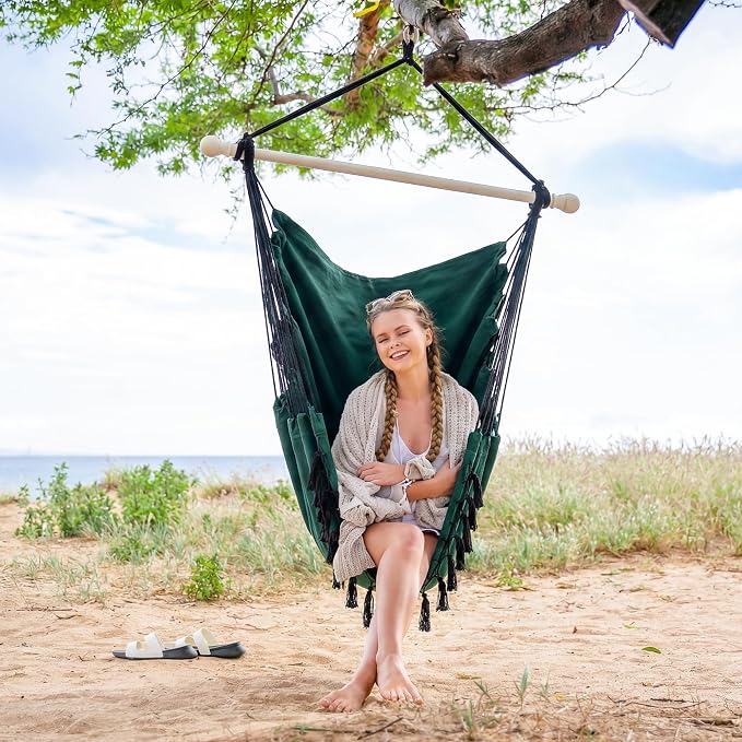 SUNCREAT Hammock Chair Hanging Rope Swing Seat-Max 450lbs Capacity, Extra Large Hanging Swing with Metal Support Bar, Side Pocket, Tassel, Green