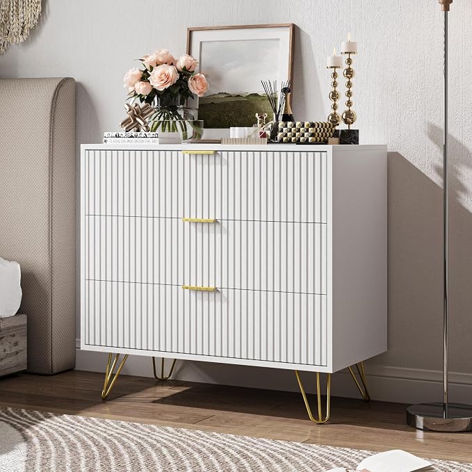 MAISONARIA White 3 Drawer Dresser for Bedroom, Modern Closet Dressers Chest of Drawers, Fluted Dresser Chest Cabinet with Gold Metal Handles, Nightstand for Bedroom, Living Room, Hallway, Entryway