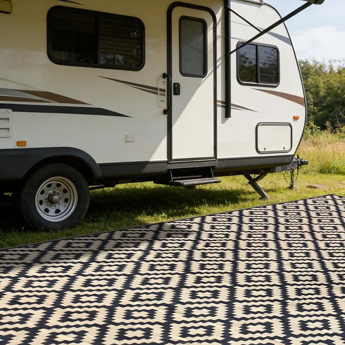 SAND MINE Reversible Mats, Plastic Straw Rug, Modern Area Rug, Large Floor Mat and Rug for Outdoors, RV, Patio, Backyard, Deck, Picnic, Beach, Trailer, Camping (8' x 16', Black & Beige Lattice)