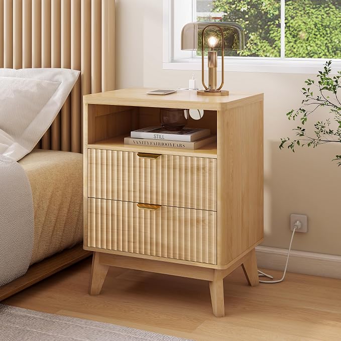 LYNCOHOME Fluted Nightstand with Charging Station, 19.7 inch Wide End Table with 2 Drawers, Modern Wood Bedside Table for Bedroom, Night Stand Set of 2,Natural
