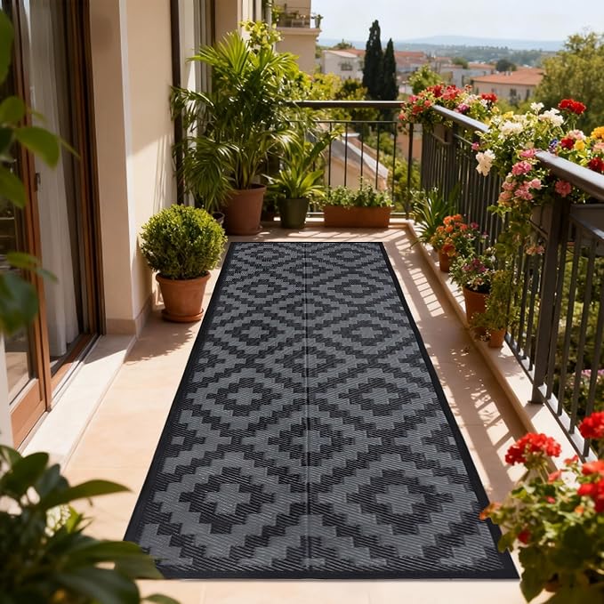 SAND MINE Waterproof Outdoor Rug, Plastic Reversible Rug, Modern Area Rug, Large Floor Mat for Outdoors, RV, Patio, Backyard, Deck, Picnic, Beach, Camping (2.5' x 8', Black Grey Lattice)
