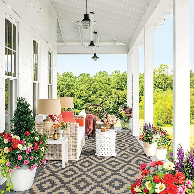 SAND MINE Reversible Mats, Plastic Straw Rug, Modern Area Rug, Large Floor Mat and Rug for Outdoors, RV, Patio, Backyard, Deck, Picnic, Beach, Trailer, Camping (4' x 6', Grey Tan Lattice)