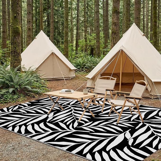 Smiry Outdoor Rug 5x8 ft, Waterproof Reversible Plastic Straw Rugs, Outdoor Area Rug with Leaf Pattern, Outside Floor Mat for Patio, Backyard, Deck, Picnic, Beach, Camping, Black & White