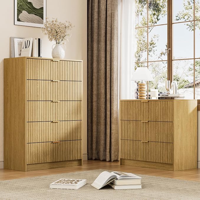 Furniway Mid Century Modern Dresser for Bedroom, 3 Drawer Wood Dresser with Fluted Front and Gold Handles, Chest of Drawers for Living Room, Hallway, Closet, Natural Oak