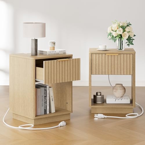 Fluted Nightstands Set of 2 with Charging Station, 18"W Modern Night Stand with Metal Handle, FSC-Certified Wood, Natural Oak End Table w/Storage, Bedside Table for Bedroom, Curved Profile