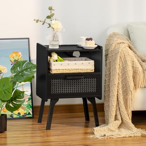 Lerliuo Rattan Nightstands Set of 2 with Charging Station, Boho Side Table