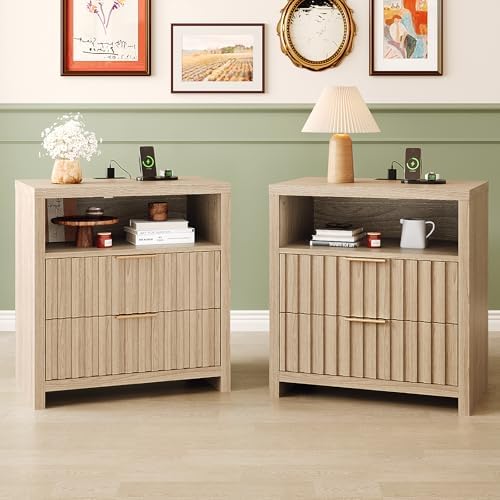 VINGLI Fluted Nightstand Set of 2 with Charging Station, Oak Nightstands