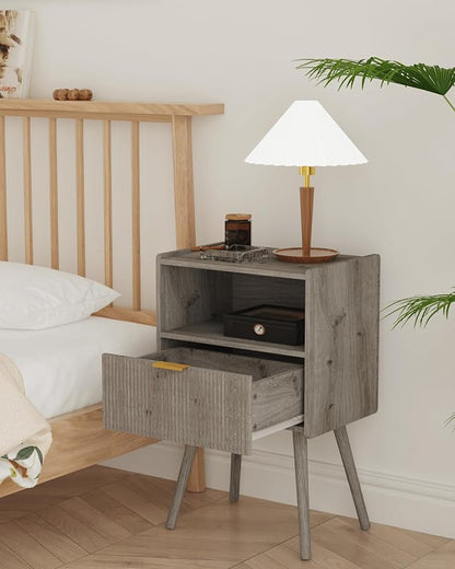 Veegle Nightstand,Modern Bedside Table with Storage Drawer and Open Wood Shelf, Accent Night Stand with Solid Wood Legs for Living Room, Bedroom and Small Spaces,Easy Assembly (Grey Oak)