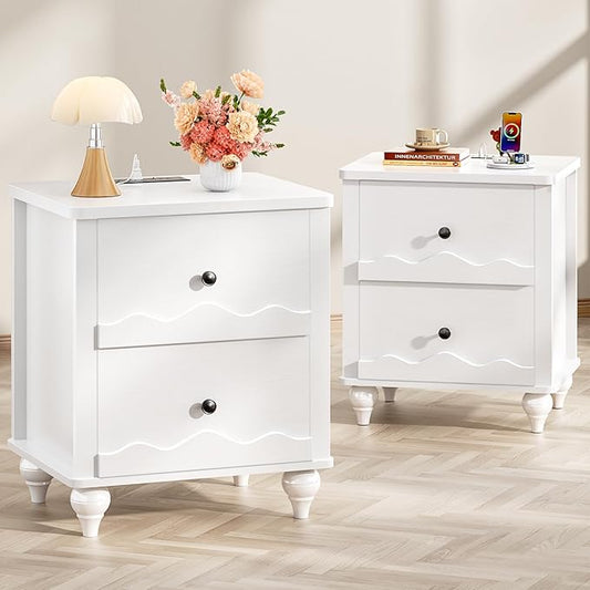 Cyclysio White Nightstand with Charging Station Set of 2, Scalloped Bedside Table with 2 Smooth Drawers, Modern End Table with Solid Wood Legs for Bedroom and Small Spaces