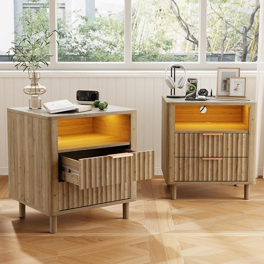 Fluted Nightstand Set of 2, 2 Drawers Storage Bedside Table with Charging Station, Wood Modern Nightstand with Open Shelf, Curved Profile Design, End Table for Indoor Room Bedroom, Oak