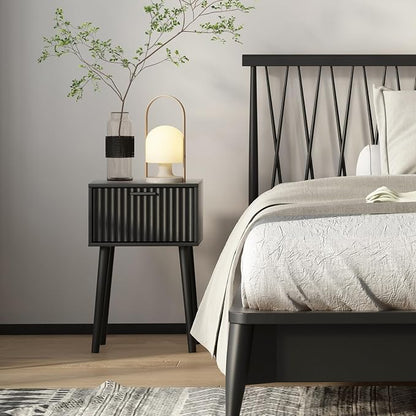 LAATOOREE Nightstands Set of 2, Small Side Table, Bedside Table with Fluted Door, Solid Wood Feet, Modern Mid-Century End Table for Bedroom, Small Space, Black