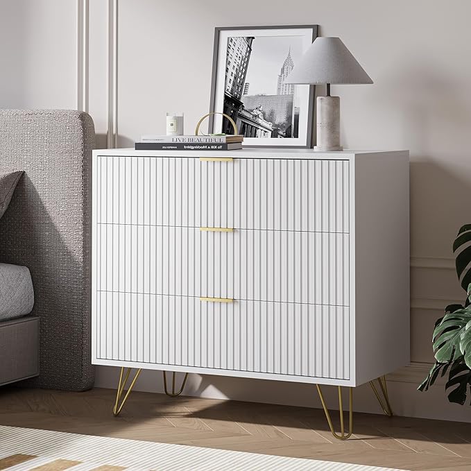 MAISONARIA White 3 Drawer Dresser for Bedroom, Modern Closet Dressers Chest of Drawers, Fluted Dresser Chest Cabinet with Gold Metal Handles, Nightstand for Bedroom, Living Room, Hallway, Entryway