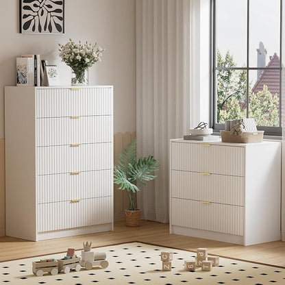 Furniway White Dresser for Bedroom, Modern Dresser with 3 Drawers and Smooth Slides, Wide Chest of Drawers with Golden Handles for Bedroom, Living Room, Closet, 15.7" D x 31.5" W x 29.6" H