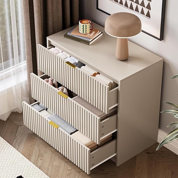 MAISONARIA 3-Piece Dresser Bedroom Set, 5 Drawer Dresser & 3 Drawer Nightstands with Gold Handles, Fluted Wood Chest of Drawers for Bedroom, Living Room, Entryway, Beige