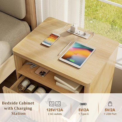 LYNCOHOME Fluted Nightstand with Charging Station, 19.7 inch Wide End Table with 2 Drawers, Modern Wood Bedside Table for Bedroom, Night Stand Set of 2,Natural