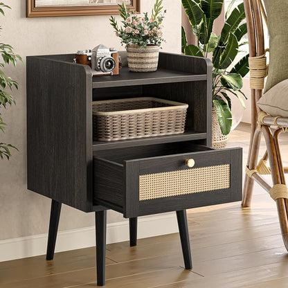 MECHYIN Night Stand Set 2, Nightstands Set of 2 with Charging Station, Rattan Side Tables with Solid Wood Legs, Boho Bedside End Table for Apartment Bedroom Dorm Small Space