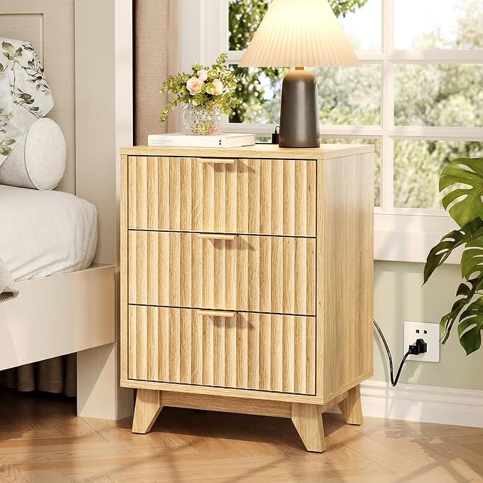 VINGLI Fluted Nightstands Set of 2 with Charging Station, 3 Drawer Nightstand Oak Night Stand for Bedroom, Modern Nightstands Set of 2, Fluted Bedside Table/End Table/Side Table, 2 pcs