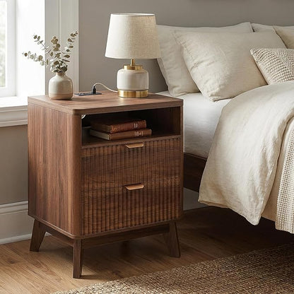 LYNCOHOME Fluted Nightstand with Charging Station, 19.7 inch Wide End Table with 2 Drawers, Modern Wood Bedside Table for Bedroom, Night Stand Set of 2，Walnut