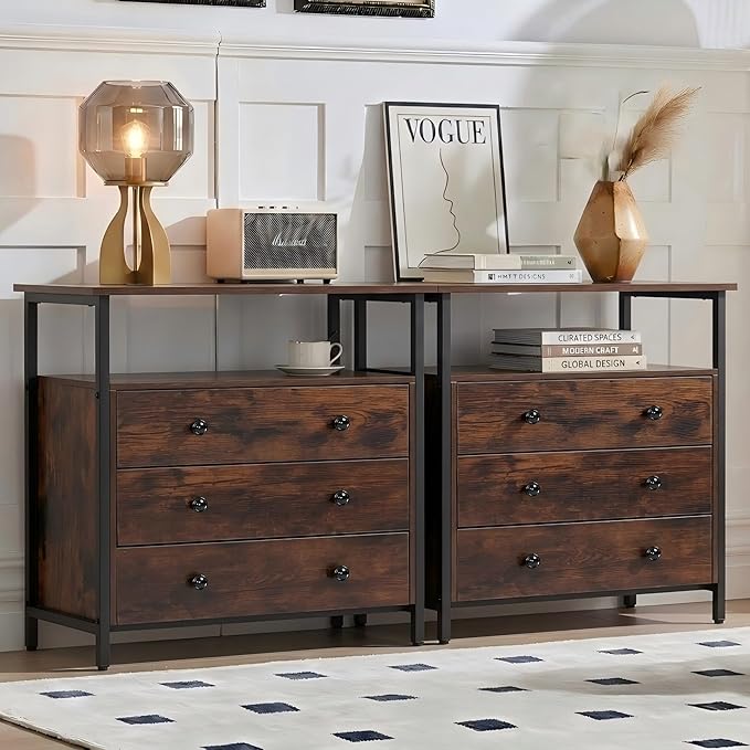 Edbuosy 3 Wooden Drawers Night Stand, 27 Inch Wide Nightstand Set 2 with Charging Station and Adjustable Drawers, Small Dresser for Closet, Bedside Table for Living Room/Bedroom/Office, Retro Brown