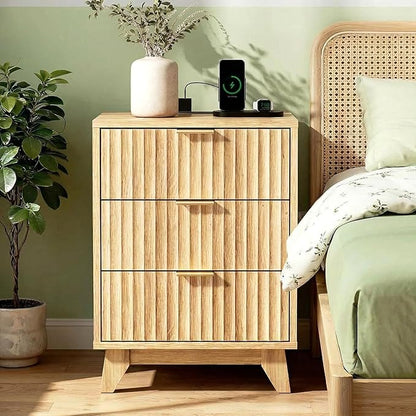 VINGLI Fluted Nightstands Set of 2 with Charging Station, 3 Drawer Nightstand Oak Night Stand for Bedroom, Modern Nightstands Set of 2, Fluted Bedside Table/End Table/Side Table, 2 pcs