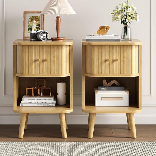 Decofy Fluted Nightstand Set of 2, Mid Century Modern Bedside Table with Charging Station, Walnut End Tables with Sliding Tambour Doors, Storage Cabinet and Open Shelf for Bedroom, Oak