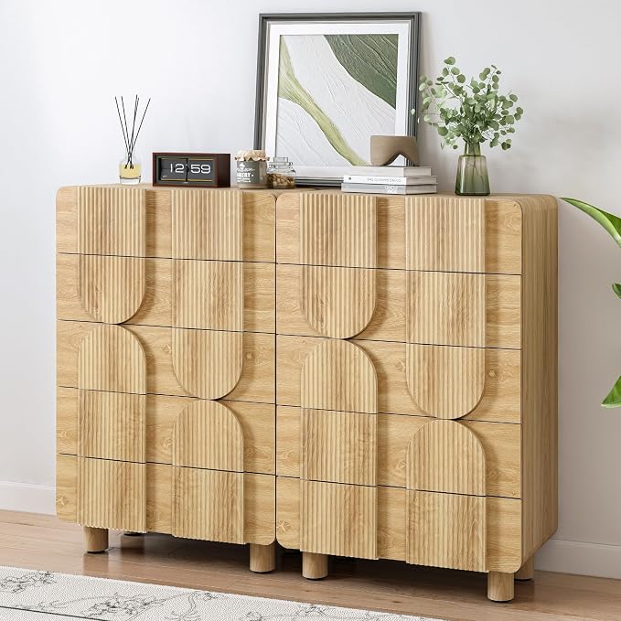 Fluted 5 Drawers Dresser for Bedroom, 46" Tall Dressers & Chest of Drawers w/Curved Profile Design, Wood Mid Century Modern Vertical Storage Dressers Organizer for Living Room, Hallway, Natural Oak