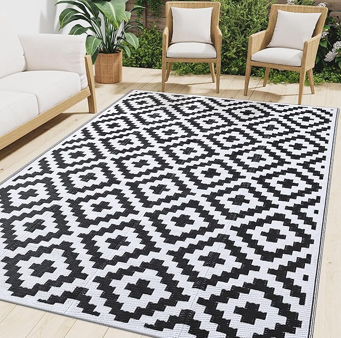 Smiry Waterproof Outdoor Rug 10X14 ft, Reversible Plastic Straw Patio Camping Rugs, Outdoor Indoor RV Mat Carpet for Patio, Outside Entry, Backyard, Deck, Bench, Picnic, Camper, Black & White