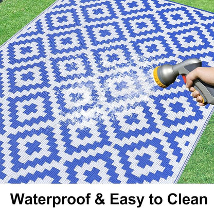 Smiry Waterproof Outdoor Rug 4x6 ft, Reversible Plastic Straw Patio Camping Rugs, Outdoor Indoor RV Mat Carpet for Patio, Outside Entry, Backyard, Deck, Bench, Picnic, Camper, White & Blue