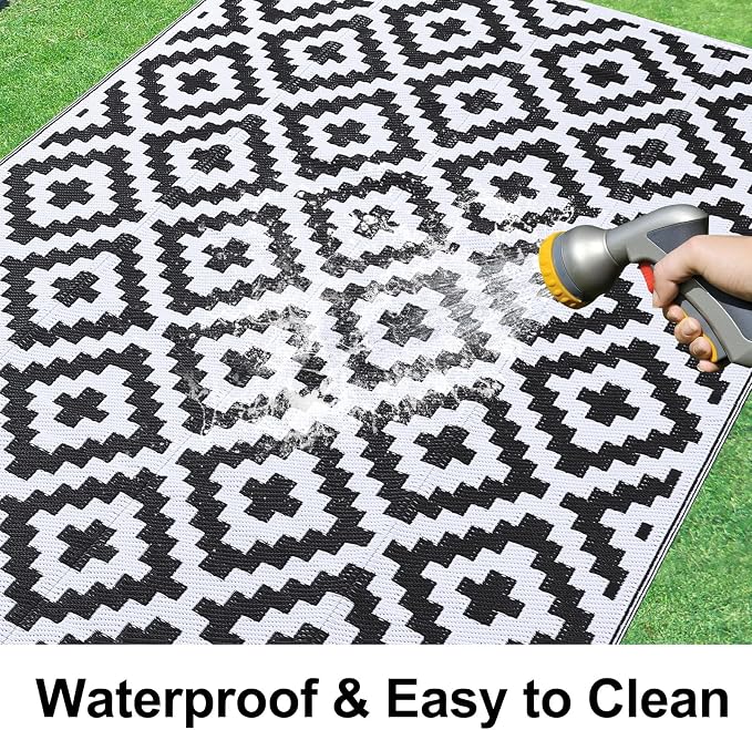 Smiry Waterproof Outdoor Rug 4x6 ft, Reversible Plastic Straw Patio Camping Rugs, Outdoor Indoor RV Mat Carpet for Patio, Outside Entry, Backyard, Deck, Bench, Picnic, Camper, Black & White