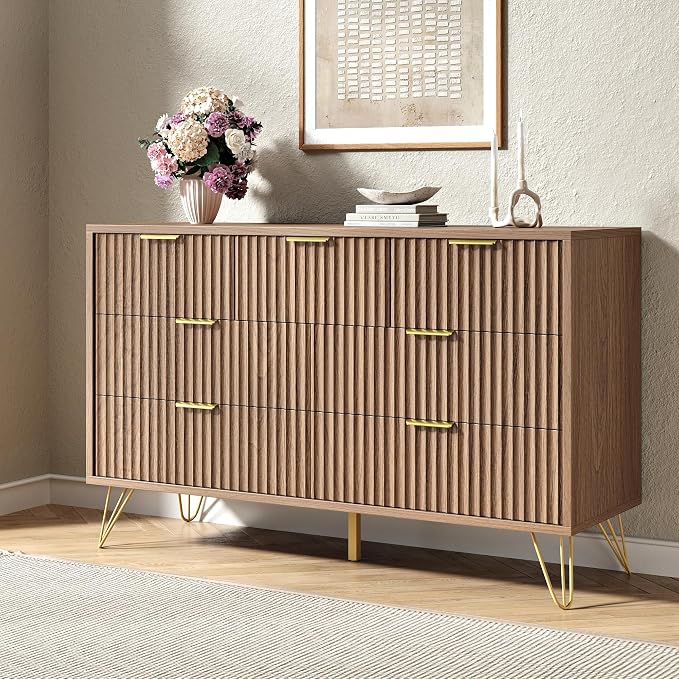 Fluted 7 Drawers Dresser for Bedroom, Wood Dressers with Scratch-Proof Golden Handles, Natural Curved Profile, Modern Chest for Living Room, Hallway, Entryway, Natural Oak