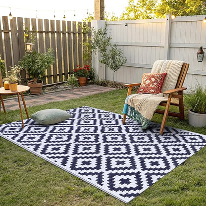 Smiry Waterproof Outdoor Rug 4x6 ft, Reversible Plastic Straw Patio Camping Rugs, Outdoor Indoor RV Mat Carpet for Patio, Outside Entry, Backyard, Deck, Bench, Picnic, Camper, White & Navy