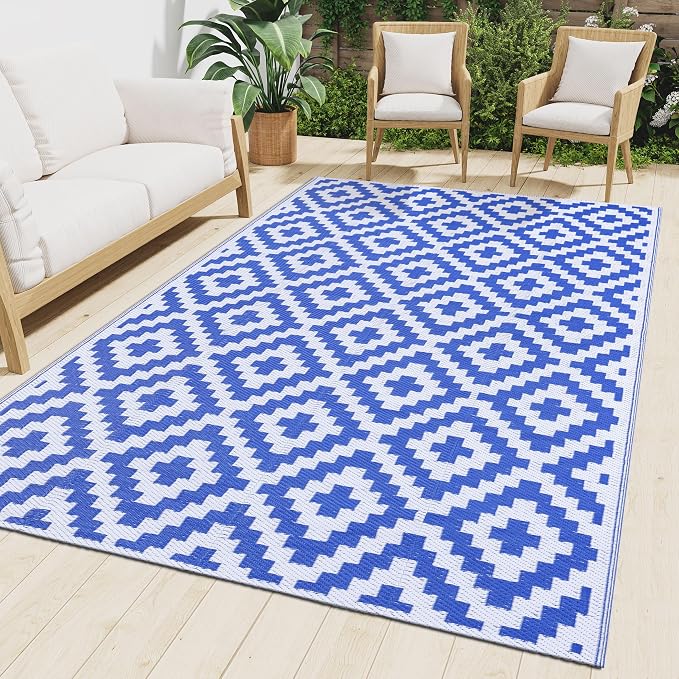 Smiry Waterproof Outdoor Rug 4x6 ft, Reversible Plastic Straw Patio Camping Rugs, Outdoor Indoor RV Mat Carpet for Patio, Outside Entry, Backyard, Deck, Bench, Picnic, Camper, White & Blue